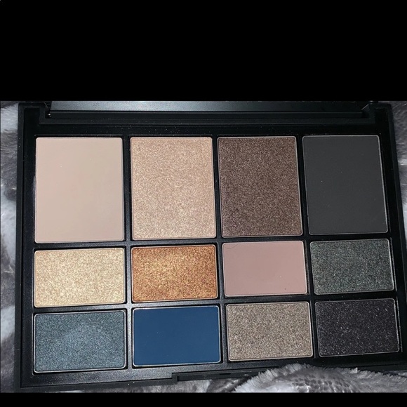 ⭐️NEW⭐️ NARS Assist Eyeshadow Pallete - Picture 3 of 4